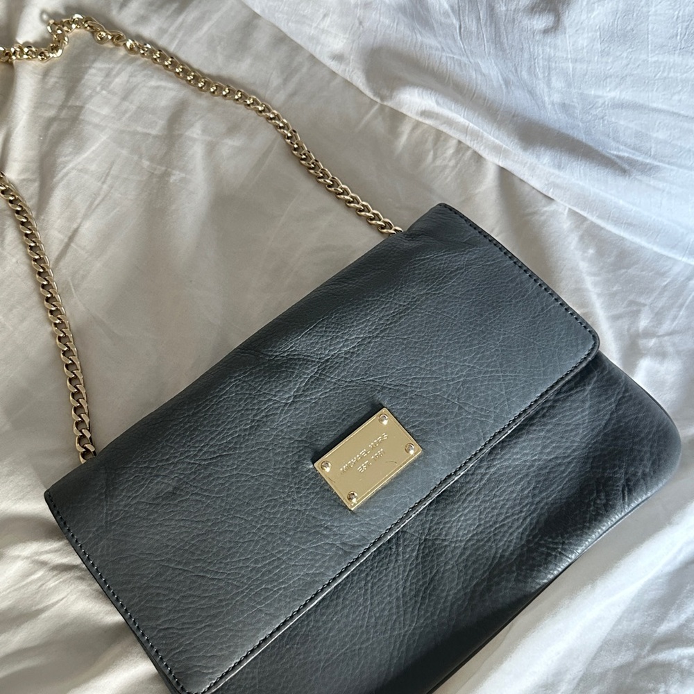 Beautiful Soft Charcoal Gray Leather Michale Kors Shoulder Bag w/ Gold Hardware